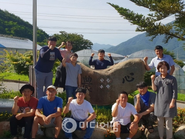 '산청군 4-H'는 회원들 간 나이 차가 1, 2살 밖에 나질 않아 모두가 친형제처럼 지낸다고 한다.