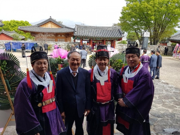 좌측부터 김상수 삼성에스원 고문, 이상호 산골농장 대표, 김오찬 진주경찰서 경비교통과장, 김시원 미디어팜 대표.