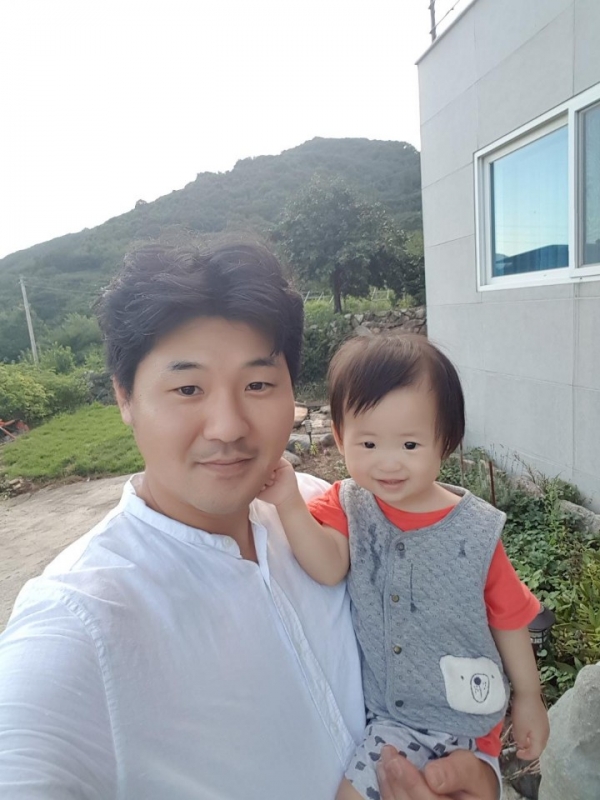 신용우 해아림㈜ 대표이사와 그의 딸.