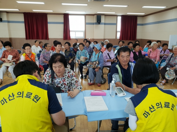 합천군 보건소는 지난 25일 삼가면 복지회관에서 찾아가는 마산의료원 무료검진을 실시해 큰 호응을 얻었다.