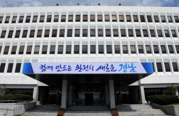 경남도와 서부경남 공공병원 설립 도민운동본부는 진주권(진주시·사천시·남해군·하동군·산청군) 공공의료 시설확충에 대한 방법과 규모 등을 공론화를 거쳐 추진키로 결정했다.