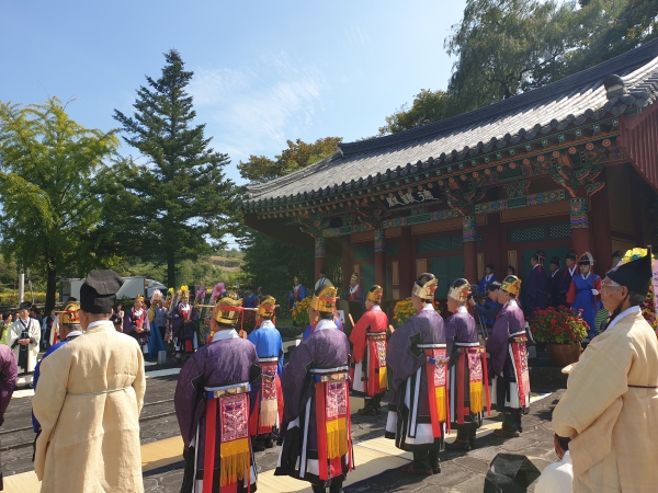 지난 14일 산청군 덕양전에서 가락국 양왕의 추향대제가 봉행됐다.