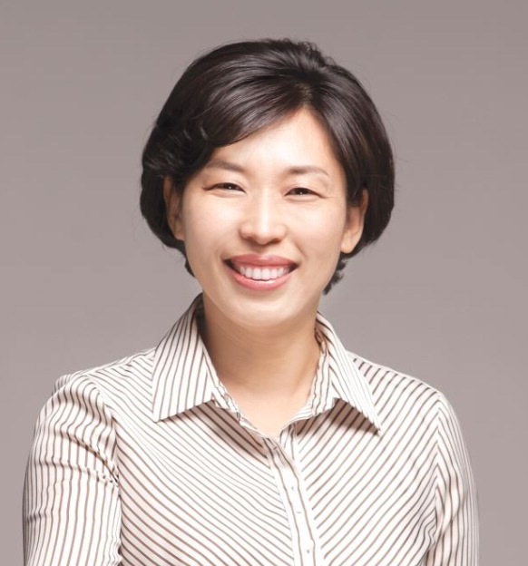 서소연 민주당 진주을 지역위원장은 올해 총선에 출마할 것을 공식화했지만 최근 정치자금법 위반으로 기소되었다.