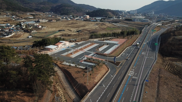 사천시는 1월 21일 ‘남양만남의 광장’을 전격 개장했다.