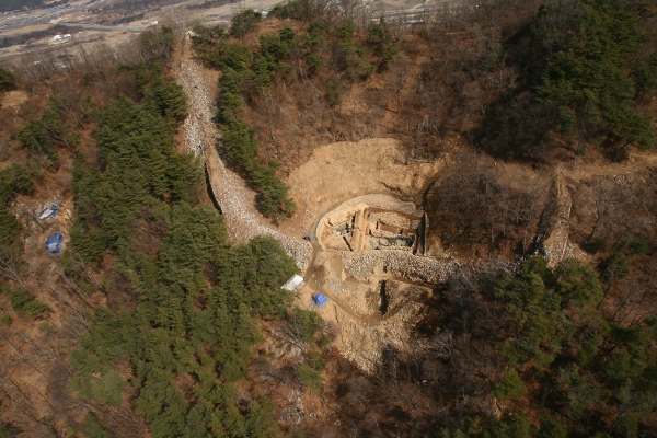 경상남도(도지사 김경수)는 거창군 거창읍과 마리면에 소재한 ‘거창 거열산성(居列山城)’이 국가문화재 지정절차를 모두 마무리하고 24일 ‘사적 제559호’로 최종 지정됐다고 밝혔다.