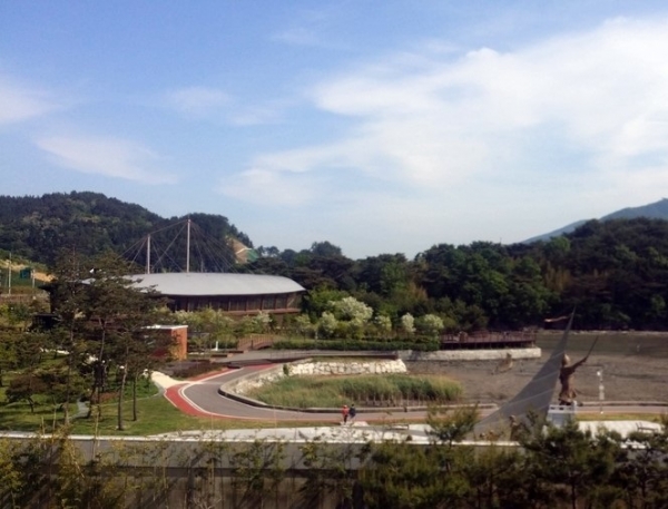 남해군은 이순신 순국공원 명칭변경에 대한 설문조사 결과 ‘이순신 공원’을 가장 많이 선호한 것으로 나타났다고 24일 밝혔다.