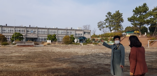 진주교육지원청은 구)예하초등학교를 시작으로 폐교재산의 효율적인 사용 및 관리를 위한 실태 점검을 실시하였다.