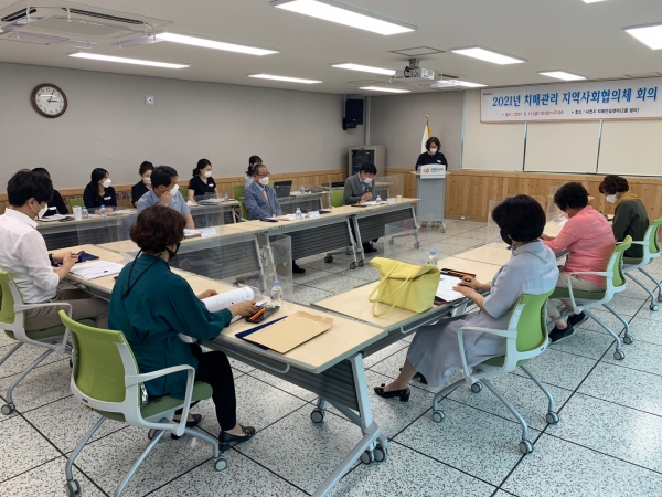 사천시보건소(소장 유영권)가 지난 11일 2021년 치매관리사업 수행을 위해 구성된 치매지역사회협의체 위원 10명에게 위촉장을 수여했다고 16일 밝혔다.
