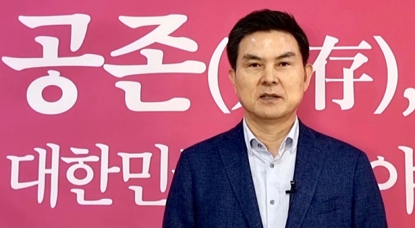 대선정국이 요동치는 가운데 PK 대표주자로 주목받아온 김태호 의원이 15일 대선 출마를 선언했다.