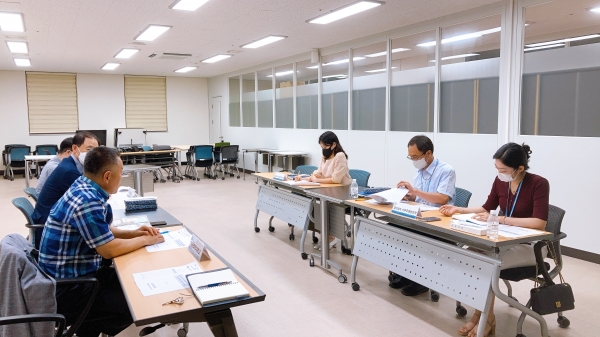 경상국립대학교 대학일자리센터는 울산·경남 지역인재 채용 광역화에 대비하여 공공기관을 초청해 온라인 설명회를 개최했다.