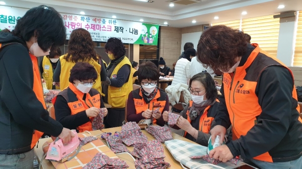 함안소방서(서장 성낙훈)는 9월 한 달 동안 화재․구조․구급 등 각종 재난현장에서의 소방활동 보조와 지역 안전 등의 봉사활동을 수행하기 위한 의용소방대원을 공개모집한다.