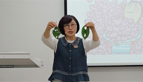 거창군은 산림청에서 개최한 ‘제4회 산림치유 프로그램 경진대회’에서 거창항노화힐링랜드의 산림치유지도사 김점화, 장은하가 우수상을 받았다고 19일 밝혔다.