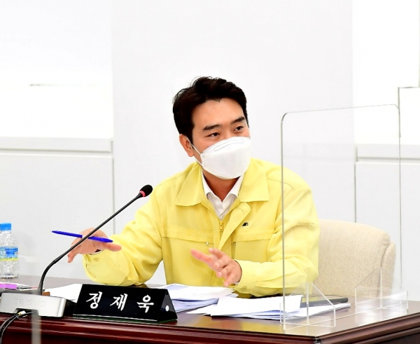 정재욱 시의원은 지난 9월 진주시의회 본회의에서 5분 발언을 통해 사회복지시설 종사자를 위한 복지와 진주형 사회복지시스템의 효율성을 위해 관련 근거 마련을 촉구했다.