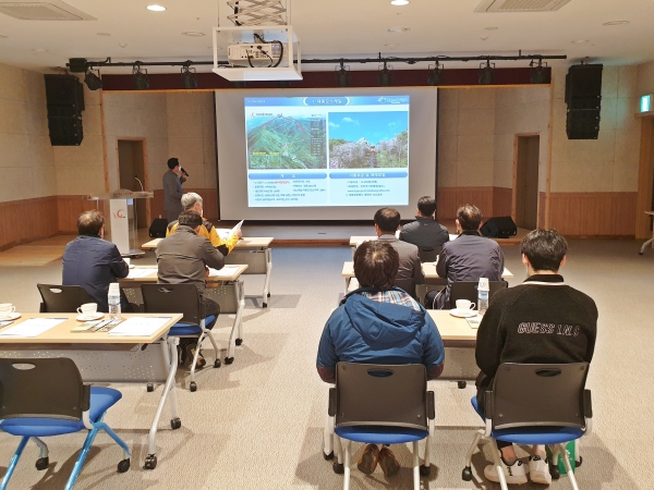 최승준 정선군수 외 관련 공무원들이 지난 21일 대봉산을 방문했다.