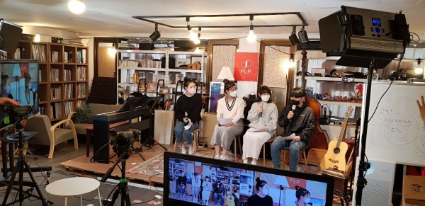 김해시는 지난 10월 30일 ‘제6회 청소년창의소통페스티벌’(/주최/여성가족부, 경상남도, 김해시 /주관/ 사)생활자치커뮤니티 우리동네사람들, 사회적협동조합문화네트워크, 김해청소년문화의집)을 개최했다.