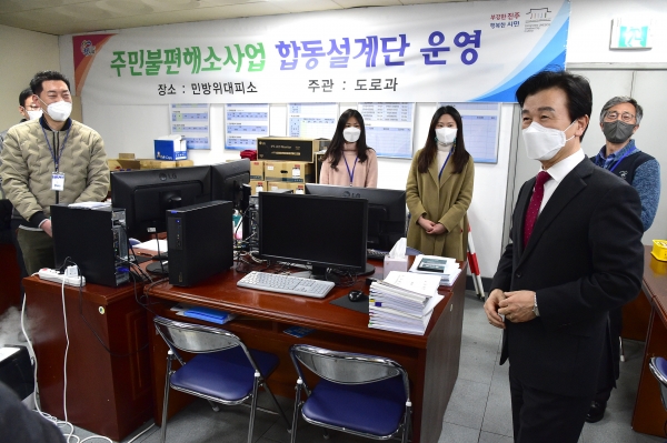 진주시(시장 조규일)가 합동설계단을 운영하여 설계용역비 8억 9000만 원의 예산절감 효과와 함께 신속발주에 따른 지역경제 활성화에도 기여하고 있다.