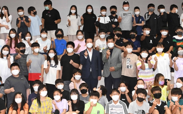 거창군은 장기발전계획을 수립함에 있어 거창군의 최대 강점 중 하나인 교육에 집중해 청소년 인구 유입은 물론 청년들이 모여 꿈을 이룰 수 있는 도시 조성을 위한 기틀 마련에 나설 것임을 밝혔다.