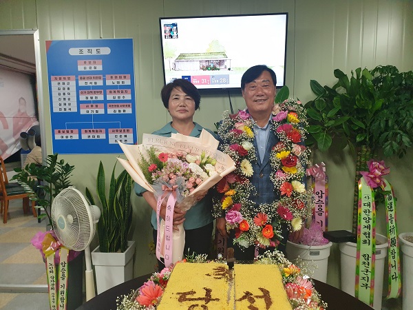 합천군수 선거에서 국민의힘 김윤철 후보가 압도적인 득표율로 당선됐다.