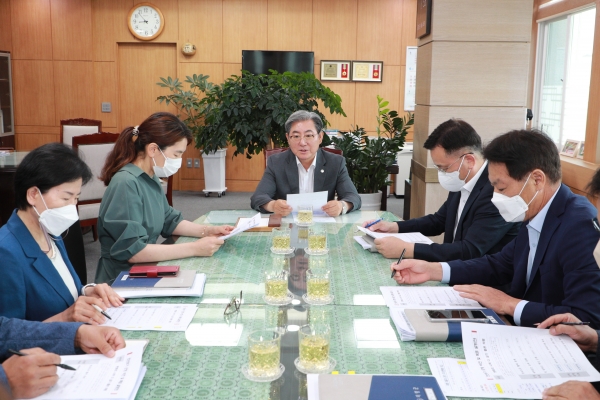 오태완 의령군수가 민선 8기 의령군정 키워드로 '변화'를 제시했다고 13일 밝혔다.