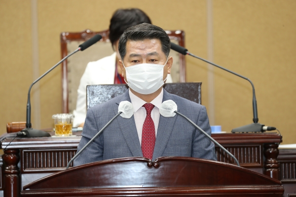 4일 거창군의회 전반기 의장에 이홍희 의원이 선출됐다.