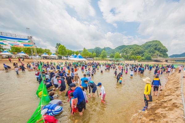 합천군은 오는 7월 30일부터 8월 7일까지 정양레포츠공원 황강변에서 합천바캉스축제를 개최한다