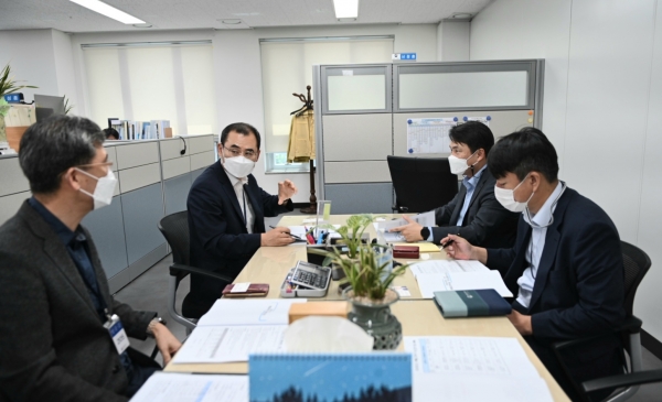 김부영 창녕군수는 지난 27일 기획재정부와 행정안전부를 방문해 내년도 국비 확보를 위한 잰걸음에 나섰다.