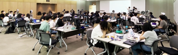 경상국립대 공학교육혁신센터는 지난 10-12일 ‘대학 공유형 IoT 융합 메이커톤 프로그램’을 운영했다.