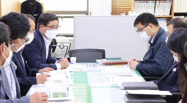 진병영 함양군수가 9월 13일 오후 2023년도 지방이양 사업비 확보를 위해 경남도청을 방문했다.