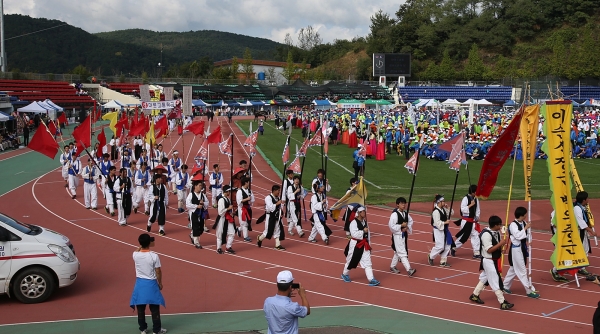 합천의 대표 축제인 제38회 대야문화제, 제33회 군민의날, 제41회 군민체육대회가 오는 24일부터 26일까지 합천공설운동장 등 합천읍 일원에서 개최된다.