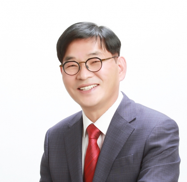 경상남도의회는 경상남도교육청 2021회계연도 경상남도 교육청 소관 결산 및 예비비 지출 승인 종합심사를 위한 예산결산특별위원회 위원장에 국민의힘 정수만(거제 1) 의원을 선임했다.