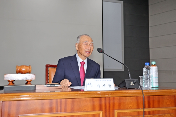 산청군향토장학회 이사장에 박재동 동명식품 대표가 선출됐다.