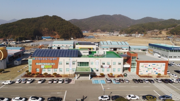 고성군이 11월 한 달간 친환경 농산물 생산장려금 지원사업을 신청 접수한다.