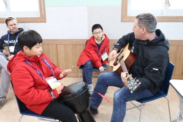 경상국립대학교(GNU·총장 권순기)는 겨울방학을 맞이하여 진주시, 하동군의 위탁으로 ‘겨울 GNU 영어캠프’를 운영한다.