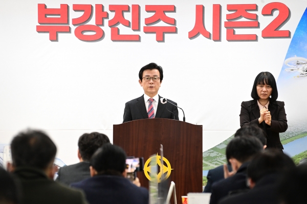 조규일 진주시장은 29일 시청 2층 브리핑룸에서 가진 ‘2023년 신년 기자회견’에서 새해에는 더 크고 힘 있는 진주시를 만들겠다고 밝혔다.