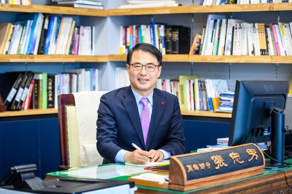 장충남 남해군수