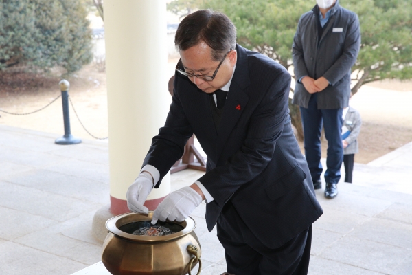 의령군은 지난 30일 하종덕 제38대 부군수가 취임했다고 밝혔다.