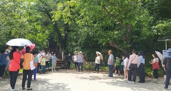 함양군은 관광산업 발전 및 지역경제 활성화를 위하여 단체관광객을 유치한 여행사에 인센티브를 지급한다고 13일 밝혔다.