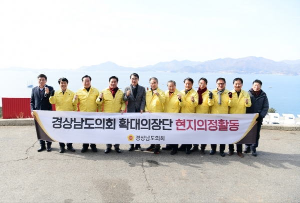 경남도의회(의장 김진부) 의장단은 2일 남해, 사천지역 주요사업 현장을 방문하고 사업추진 상황을 점검했다.