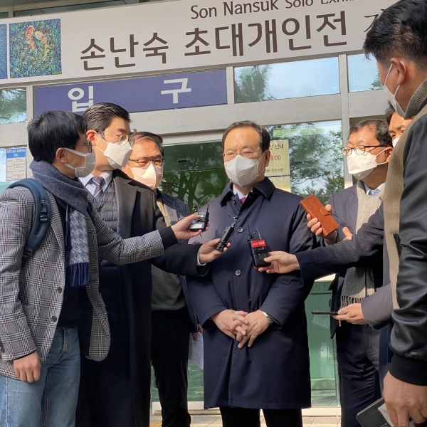 제20대 대통령선거를 앞두고 공직선거법 위반 혐의로 재판에 넘겨진 국민의힘 하영제(사천·남해·하동) 국회의원에게 법원이 벌금 80만원을 선고해 의원직을 유지하게 됐다.
