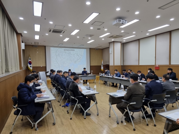 경상남도가 U자형 광역도로망 확충 등 미래성장동력 확보를 위해 도내 도로망체계 정비를 위한 수요조사를 시행한다.