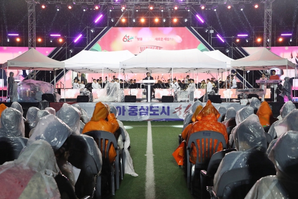 전국 최대 규모 벚꽃 축제, ‘봄의 전령’ 진해군항제가 코로나19 이후 4년 만에 성대한 팡파르를 울렸다.