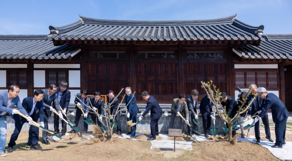 경상국립대학교(GNU·총장 권순기)는 3일 식목일을 맞이하여 ‘탄소 중립을 위한 식목일 행사’를 개최한다.