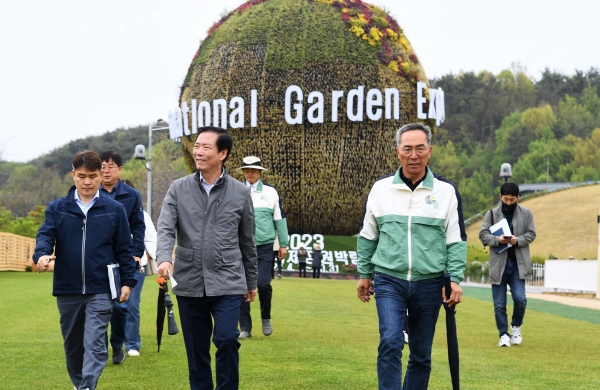 구인모 거창군수는 14일 거창창포원 관계자들과 함께 2023 순천만국제정원박람회장을 방문했다.
