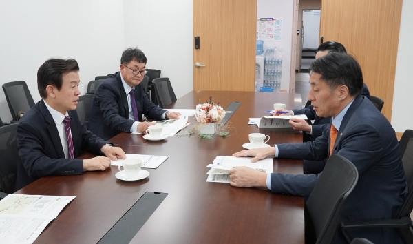 조규일 진주시장이 정부 기관 주요 인사를 만나며 지역 현안 해결을 위한 광폭 행보를 이어가고 있다.