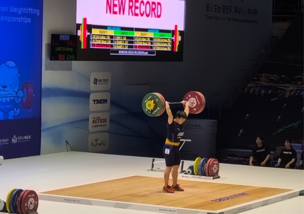 ‘2023 진주아시아역도선수권대회’ 개막 7일째인 9일 여자 71kg급에서 세계신기록 2개가 나왔다.