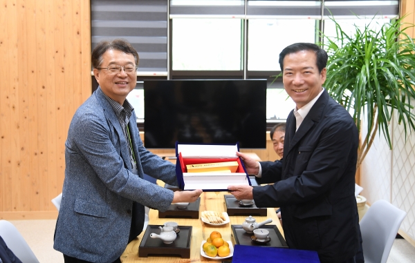 거창군은 항노화 힐링랜드 내 Y자 출렁다리가 스위스에서 열린 국제교량구조공학회(IABSE) 심의 결과 7개 부문 중 ‘보도교’ 부문 우수 구조물로 선정됐다.