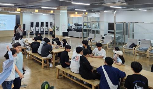 진주폴리텍대학(학장 하정미)은 '꿈드림 공작소' 무료 기술교육을 제공하고 있다고 밝혔다.