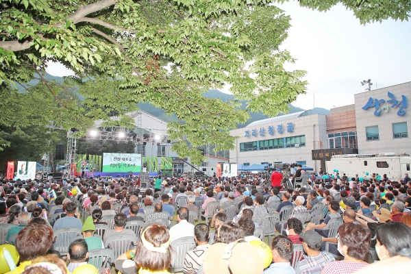산청군은 오는 9월 15일부터 10월 19일까지 열리는 2023산청세계전통의약항노화엑스포 단위행사로 ‘2023산청엑스포 정의송가요제’를 개최한다고 29일 밝혔다.