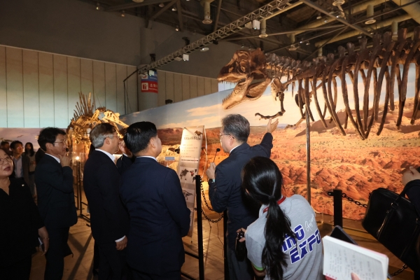 이상근 고성군수가 7월 17일 ‘찾아가는 공룡엑스포 in 일산’의 흥행 분위기를 이어가기 위해 고양시와 한국교육방송공사(EBS)를 방문했다.