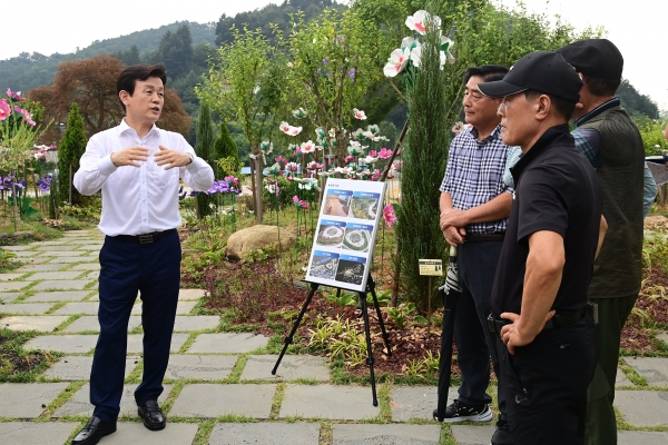 진주시는 망경동 ‘소망진산 유등공원 무궁화길·정원’ 조성이 완료됐다고 18일 밝혔다.